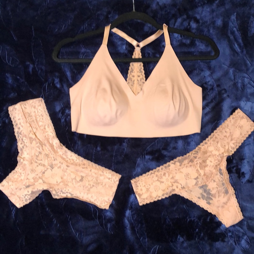 Victoria’s Secret Nude Bralette & Panty Set